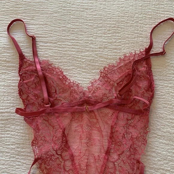 NWT Victoria’s Secret Dream Angels unlined corded lace pink teddy. Size small - Picture 9 of 10